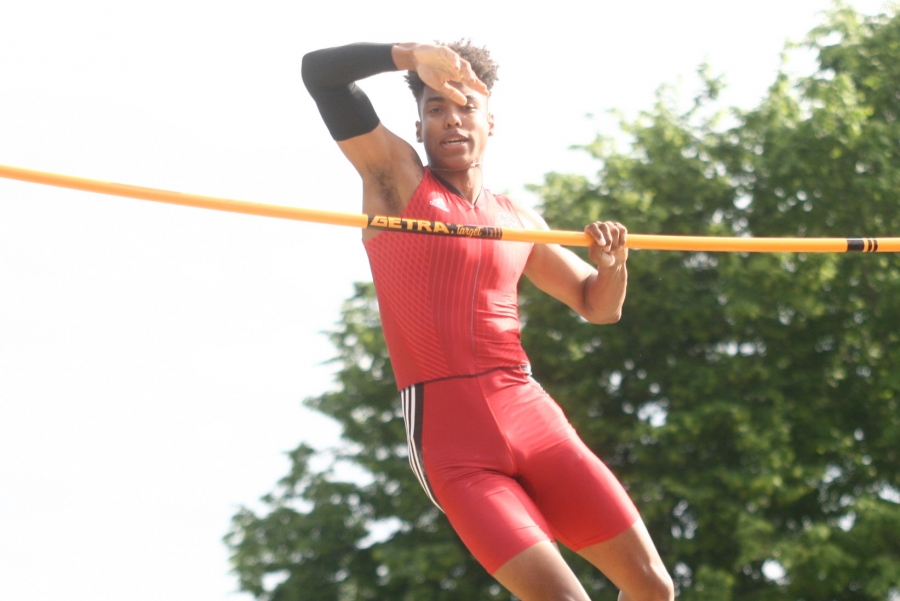 Bo Kanda Lita Baehre flog bei 5,50 Metern &uuml;ber die Latte.