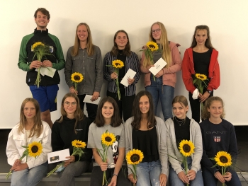  Die erfolgreichsten LAZ-Sportler des vergangenen Jahres (oben von links): Falk Wendrich, Annika Straub, Jana Klee, Antonia B&ouml;ttiger, Mathilda Grienitz, (unten von links) Sophie Martin, Lina Vollmer, Carmen B&uuml;ttner, Michelle Muschalik, Jette L&uuml;ttig und Gesa Blesken.