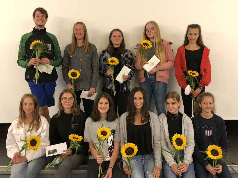  Die erfolgreichsten LAZ-Sportler des vergangenen Jahres (oben von links): Falk Wendrich, Annika Straub, Jana Klee, Antonia B&ouml;ttiger, Mathilda Grienitz, (unten von links) Sophie Martin, Lina Vollmer, Carmen B&uuml;ttner, Michelle Muschalik, Jette L&uuml;ttig und Gesa Blesken.