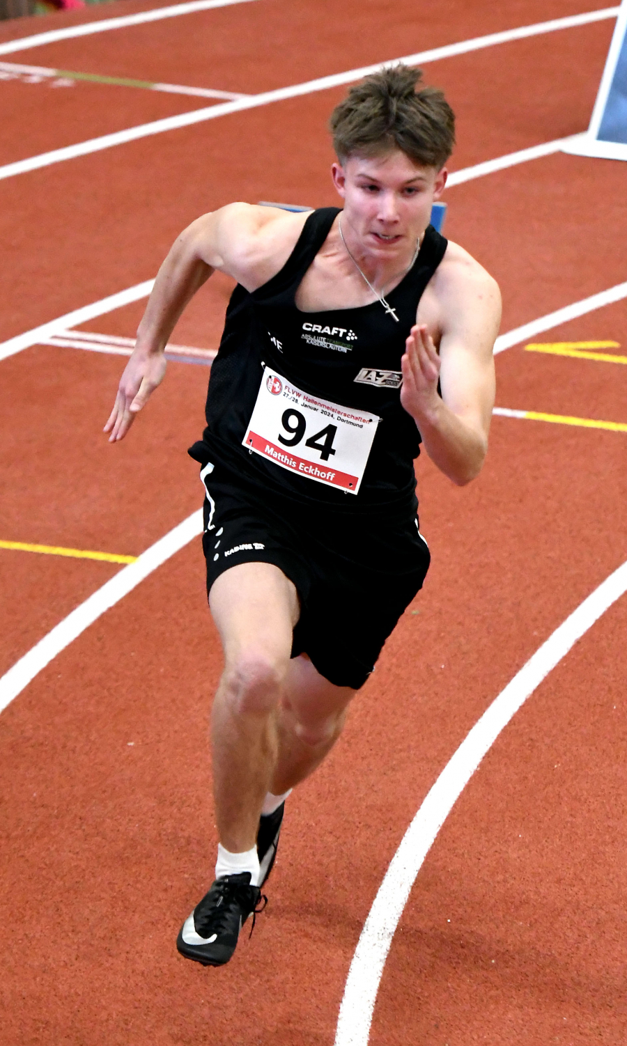 U18-Athlet Matthis Eckhoff vom LAZ Soest steigerte sich bei den Westf&auml;lischen Hallentitelk&auml;mpfen &uuml;ber 200 Meter auf 24,83 Sekunden. Foto: Bottin