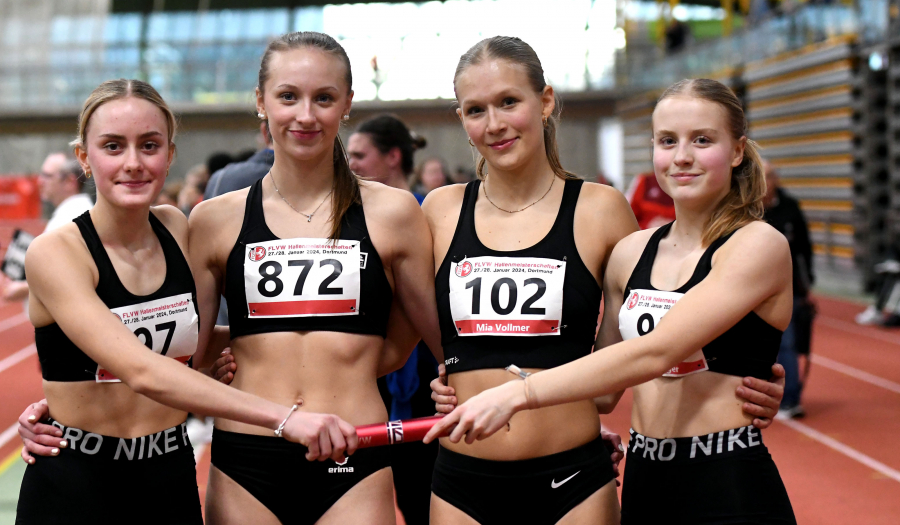 Deutschlands f&uuml;nftbestes U18-Staffelteam &uuml;ber 4 x 200 Meter: Unerwartet und fast schon sensationell holten sich Maya Klute, Sophie Martin, Mia Vollmer und Maja Bolinger (v.l.n.r.) vom LAZ Soest den Vize-Westfalenmeistertitel und unterboten in 1:45,66 Minuten die Norm f&uuml;r die Deutschen Jugend-Hallenmeisterschaften der U20. Nur Deutschlands schnellstes Quartett, die Startgemeinschaft Olpe/Lennestadt/Fretter, war in Dortmund besser als die Soesterinnen. Foto: Bottin