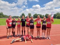 Zufriedene Sportlerinnen und Sportler des LAZ im Ahlener Sportpark. Foto: Straub|||