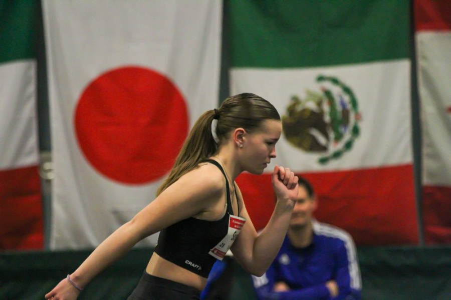 Marlene Soer (W15) kam mit 1,52 Meter um zwei Zentimeter an ihre pers&ouml;nliche Bestleistung ran und sicherte sich Platz 3. Aufgrund eines Trainingsr&uuml;ckstands geht sie in der Hallensaison nur im Hochsprung an den Start. Foto: Reinhard