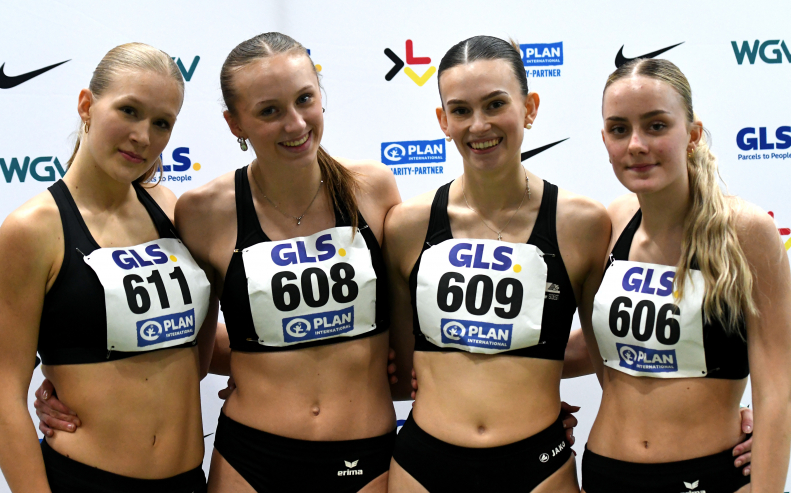 Den gesundheitlichen Problemen getrotzt: Bei den Deutschen Jugend-Hallenmeisterschaften in Dortmund erzielten Mia Vollmer, Sophie Martin,                            Delia Ponomarenko und Maya Klute (v.l.n.r.) ansprechende 1:47,06 Minuten &uuml;ber 4 x 200 Meter. Foto: Bottin|Maya Klute (Nr. 606) &uuml;bergibt den Staffelstab beim zweiten Wechsel an ihre Mannschaftskameradin Delia Ponomarenko (Nr. 609) . Das Quartett des LAZ Soest                            beendete das Rennen &uuml;ber 4 x 200 Meter im dritten von sechs Zeitendl&auml;ufen als Dritter in 1:47,06 Minuten. Foto: Bottin|War bei der Jugend-Hallen-DM in Dortmund wegen einer Erk&auml;ltung nicht hundertprozentig fit. Als vermutlich j&uuml;ngste Starterin der Titelk&auml;mpfe ab-                            solvierte die 15-j&auml;hrige Sophie Martin vom LAZ Soest zwei Rennen &uuml;ber 200 Meter im Einzel und als Schlussl&auml;uferin in der Staffel. Foto: Bottin|Letzter Wechsel von Delia Ponomarenko (Nr. 609) an Schlussl&auml;uferin Sophie Martin (Nr. 608). Das Quartett des LAZ Soest beendete das Rennen &uuml;ber 4 x 200 Meter im dritten von sechs Zeitendl&auml;ufen als Dritter in 1:47,06 Minuten. Foto: Bottin|||