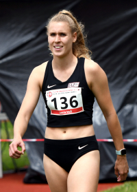 Erneut unter einer Minute: Laura Vo&szlig; vom LAZ Soest lief die 400-Meter-H&uuml;rden in Br&uuml;ssel in 59,90 Sekunden. Foto: Bottin|||