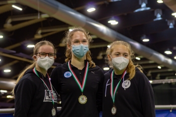 v.l. Silber: Johanna B&ouml;ttiger 33,01m (LAZ Soest), Gold: Lina Heine 35,66m (Stabhochsprungverein Horn-Bad Meinberg-Lippe), Bronze: Katharina Hildebrand 31,18m (TV Angermund)