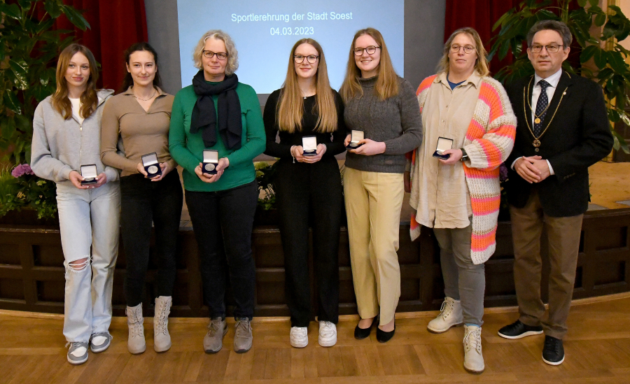 Sieben Sportplaketten f&uuml;r das LAZ Soest
