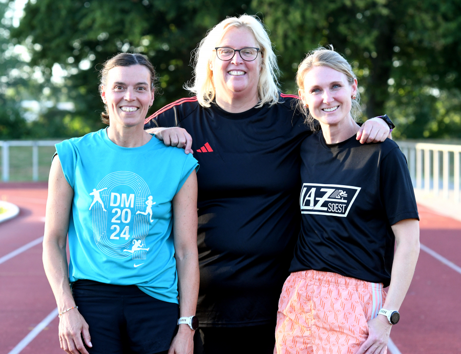Ines Rustemeyer, Sandra Straub und Dr. Janina Biegel (v.l.n.r.) vom LAZ Soest starten am kommenden Wochende bei den Deutschen Seniorenmeisterschaften in Gotha. Foto: Bottin