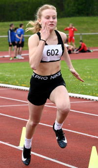 Immer schneller: W14-Athletin Maja Bolinger vom LAZ Soest erzielte mit starken 12,92 Sekunden eine neue pers&ouml;nliche 100-Meter-Bestzeit. - Foto: Bottin|||