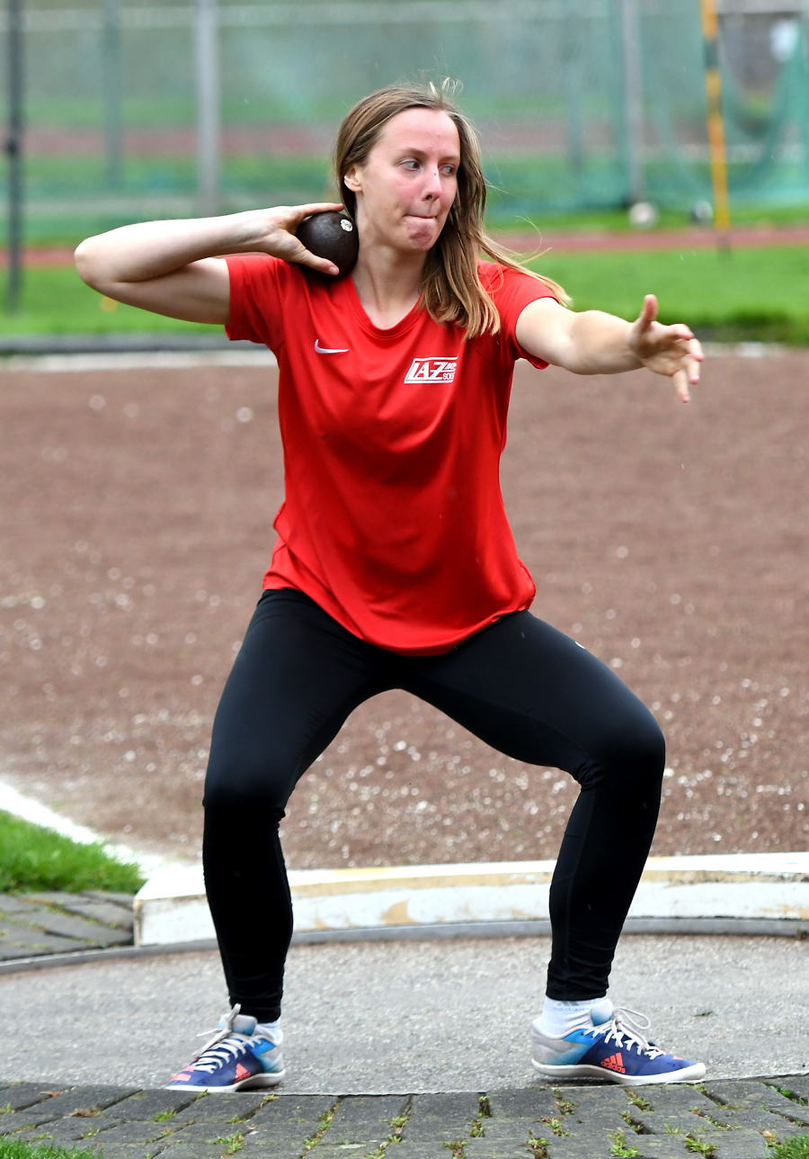 Mit neuer Drehsto&szlig;technik Vierte im Kugelsto&szlig;en der Frauen: Annika Straub erzielte in Gladbeck 9,61 Meter. Foto: Bottin