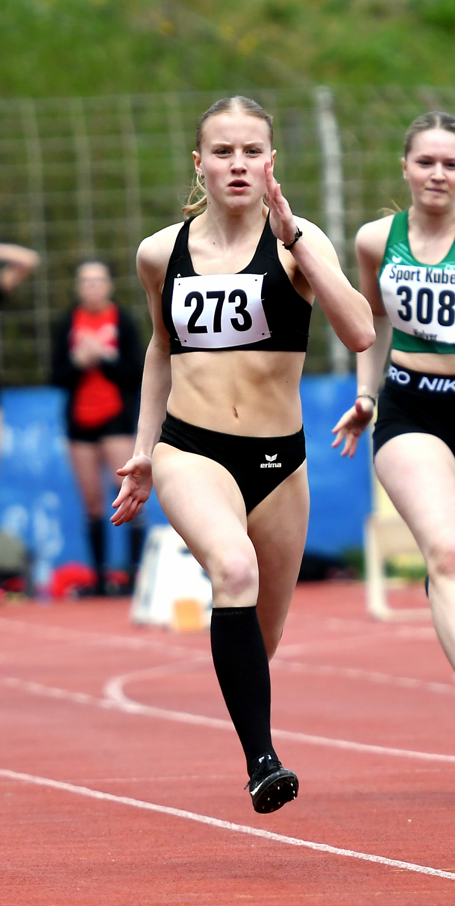 Als zweitschnellste deutsche W15-Sprinterin &uuml;ber 200 Meter geht LAZ Athletin Maja Bolinger in Dortmund bei der weibl. Jugend U18 an den Start. Foto: Bottin