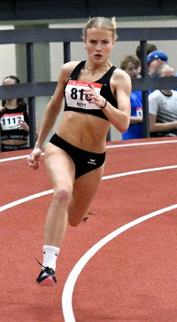 Starke Fr&uuml;hform: Sprinttalent Maja Bolinger vom LAZ Soest setzte sich mit 25,37 Sekunden aktuell an die Spitze der deutschen U18-Hallenbestenliste &uuml;ber 200 Meter. Foto: Bottin|U20-Athlet Moritz Langenscheidt vom LAZ Soest verzeichnete beim Xmas-Cup in Dortmund enorme Steigerungen im Sprint &uuml;ber 60 und 200 Meter. Foto: Bottin|U20-Athlet Levi Klute vom LAZ Soest gl&auml;nzte in Dortmund mit neuen Bestmarken &uuml;ber 60 Meter und 200 Meter. Foto: Bottin|Deutliche Steigerung: U14-Athlet Michel Bottin vom LAZ Soest verbesserte sich im Stabhochsprung von 2,45 Meter auf 2,80 Meter. Foto: Bottin|Weiter Flug: Nia Ferige (W15) vom LAZ Soest erzielte im Weitsprung 4,85 Meter. Foto: Bottin|||