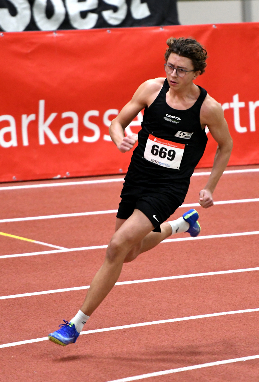 Bestzeiten &uuml;ber 60 Meter und 200 Meter: U18-Athlet Levi Klute vom LAZ Soest pr&auml;sentierte sich im Sprint deutlich verbessert. Foto: Bottin