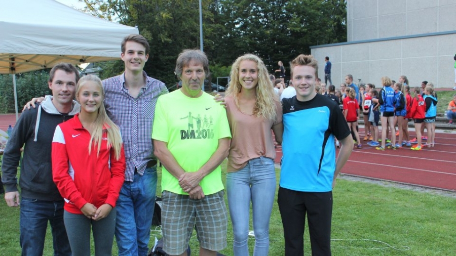 Im Sommer zeichnete die LG Warstein-R&uuml;then Bottin f&uuml;r seine Leistungen aus.