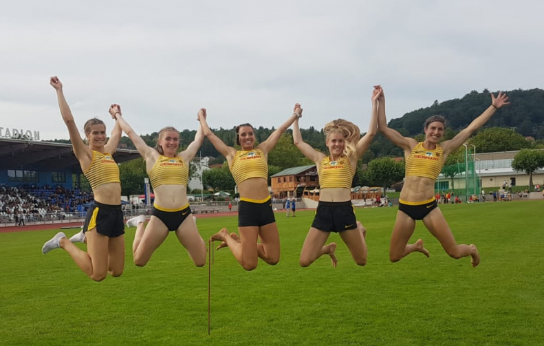 Laura Vo&szlig; (Zweite von rechts) - Foto: Bauland|||