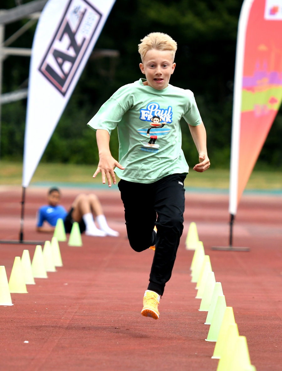 Er ist der schnellste Soester Grundsch&uuml;ler: Julius Schoofs von der Patroklischule (Jahrgang 2014) erzielte ausgezeichnete 2,86 Sekunden im fliegenden Sprint &uuml;ber 20 Meter. Foto: Bottin