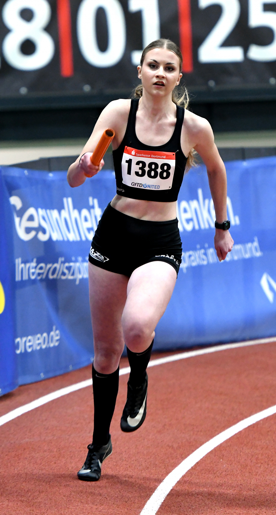 Anna-Lena Knappk&ouml;tter war Startl&auml;uferin der 4 x 200-Meter-Staffel des LAZ Soest, die in 1:47,45 Minuten die DM-Norm nur knapp verfehlte. Foto: Bottin