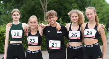 von links: Anna-Lena Knappk&ouml;tter, Maya Klute, Levi Klute, Gesa Blesken und Sophie Martin.