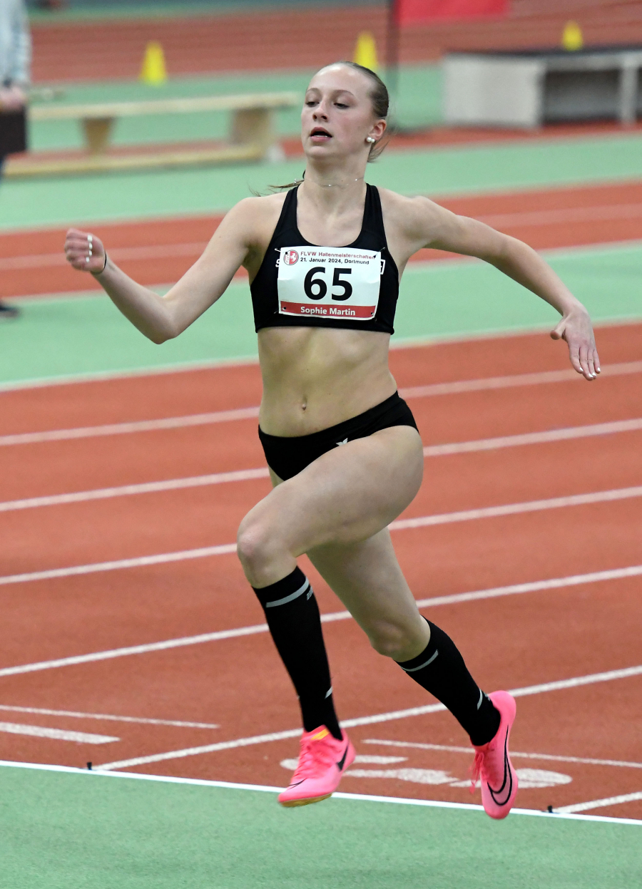 Mehrk&auml;mpferin Sophie Martin vom LAZ Soest erzielte bei den Westf&auml;lischen Hallenmeisterschaften in Dortmund ausgezeichnete                             8,03 Sekunden im 60 Meter-Vorlauf und war damit hinter Hannah Bauermann vom SC Olpe zweitschnellste Sprinterin des j&uuml;ngeren U18-Jahrgangs 2008. Foto: Harald Bottin