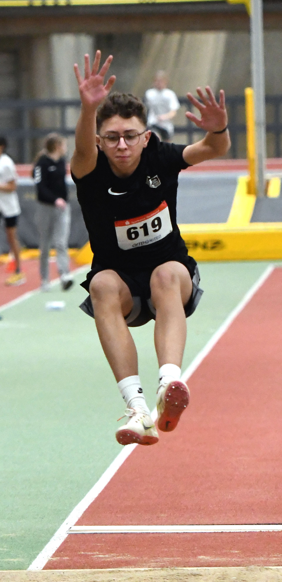 Enorme Steigerung: U18-Sportler Levi Klute vom LAZ Soest verbesserte sich im Weitsprung um &uuml;ber einen halben Meter auf 5,29 Meter. Foto: Bottin