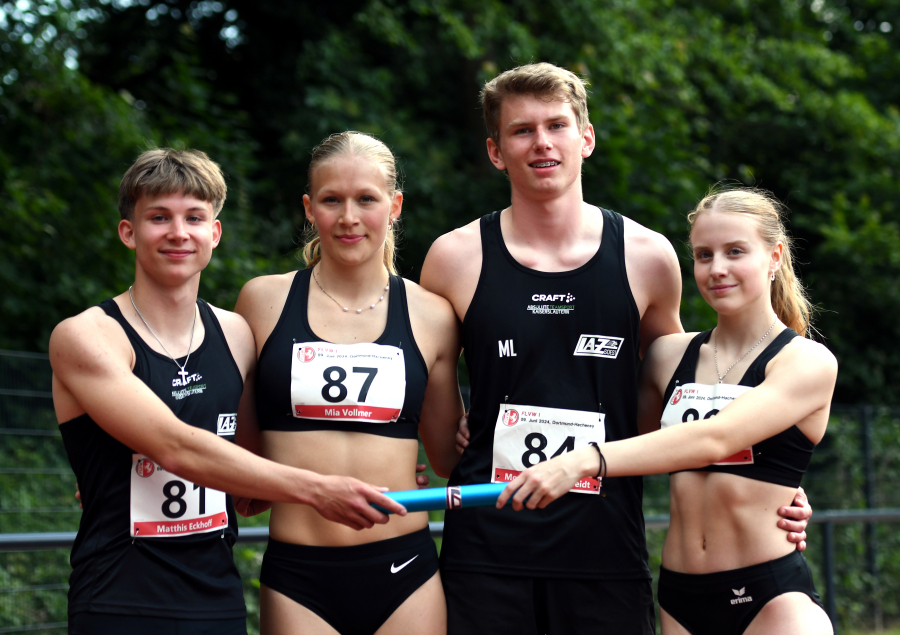 Westfalen-Bronze: Matthis Eckhoff, Mia Vollmer, Moritz Langenscheidt und Maja Bolinger (v.l.n.r.) vom LAZ Soest kamen in der 4 x 200 Meter-Mixedstaffel hinter der                              LG Kindelsberg Kreuztal und dem USC Bochum als drittbestes Quartett ins Ziel. Foto: Bottin