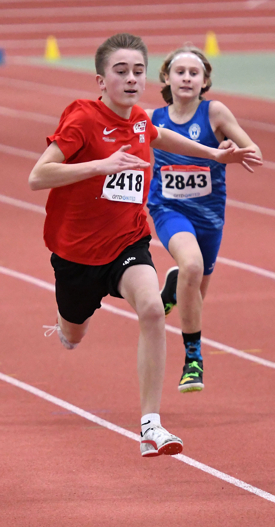 Rafael Hesse steigert sich &uuml;ber 60 Meter als Vierter der M13 auf 8,50 Sekunden. Das Kugelsto&szlig;en gewinnt der LAZ-Athlet sogar mit 9,58 Metern. Foto: Bottin