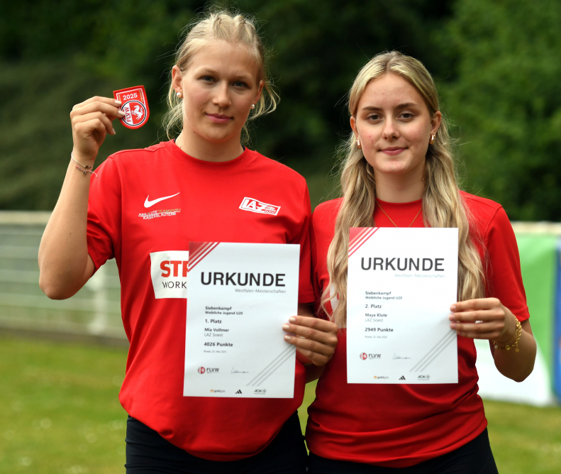 Konkurrenzloser Doppelsieg: Mia Vollmer (links) vom LAZ Soest  gewann den Landesmeistertitel im Siebenkampf vor Mannschaftskameradin Maya Klute. Foto: Bottin|Konkurrenzloser Doppelsieg: Mia Vollmer (links) vom LAZ Soest  gewann den Landesmeistertitel im Siebenkampf vor Mannschaftskameradin Maya Klute. Foto: Bottin|Konkurrenzloser Doppelsieg: Mia Vollmer (links) vom LAZ Soest  gewann den Landesmeistertitel im Siebenkampf vor Mannschaftskameradin Maya Klute. Foto: Bottin|Maja Bolinger (links) vom LAZ Soest, hier im H&uuml;rdensprint zusammen mit Charlotte G&ouml;rz vom TV Werne, erf&uuml;llte &uuml;ber 200 Meter in tollen 25,28 Sekunden die DM-Norm bei der weiblichen Jugend U18. Im Siebenkampf wurde sie Sechste der Meisterschaften. Foto: Bottin|W13-Sportlerin Greta Karsten vom LAZ Soest sorgte im Hochsprung mit der deutschen Jahresbestleistung von 1,60 Metern f&uuml;r ein Meisterschafts-Highlights. Mit 1989 Punkten wurde sie Westfalenmeisterin im Vierkampf. Foto: Bottin|Noelle Biegel (W12) vom LAZ Soest sorgte mit ihrem Titelgewinn im Vierkampf f&uuml;r eine &Uuml;berraschung. Im Hochsprung erzielte die junge Soesterin 1,24 Meter. Foto: Bottin|||