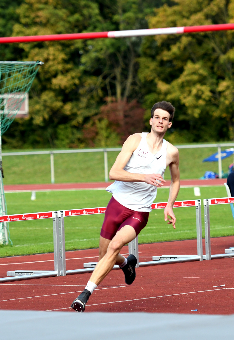 Erneut im Nationalkader: Hochsprungass Falk Wendrich geh&ouml;rt mit seinen 2,28 Metern wieder dem Perspektivkader des DLV an. Foto: Bottin|Foto: Bottin|Foto: Bottin|Landeskaderathletin im Hammerwurf: Nia Ferige ist auch in vielen anderen Disziplinen erfolgreich. Foto: Bottin|Schnelligkeit ist Trumpf bei Maja Bolinger: Sie geh&ouml;rt zum Landeskader im H&uuml;rdensprint. Foto: Bottin|Nach seiner herausragenden Saison mit Neunkampf-Bronze bei den Deutschen Jugendmeisterschaften geh&ouml;rt Rafael Hesse nun dem Landeskader im Mehrkampf an. Foto: Bottin|||